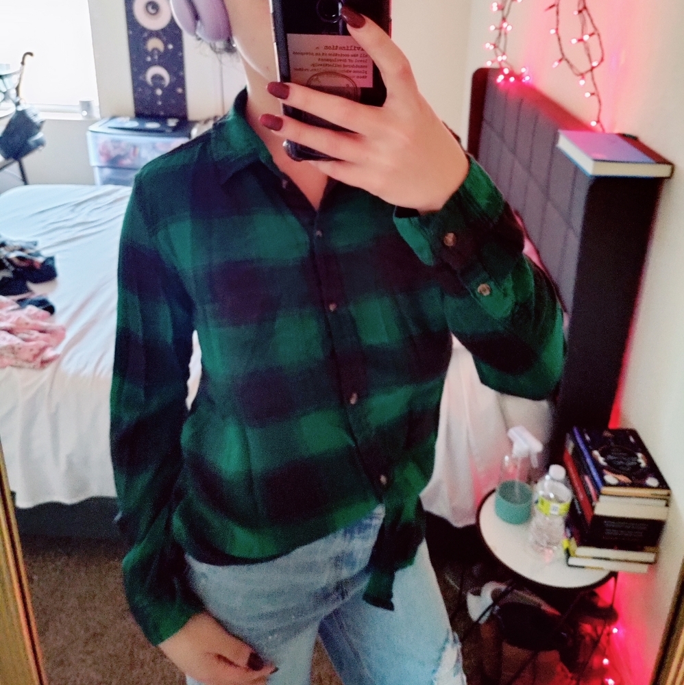 AE Plad button down
